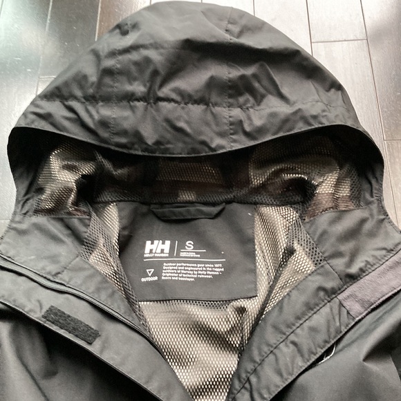 Helly Hansen black rain jacket with hoodie , size S - Picture 2 of 3
